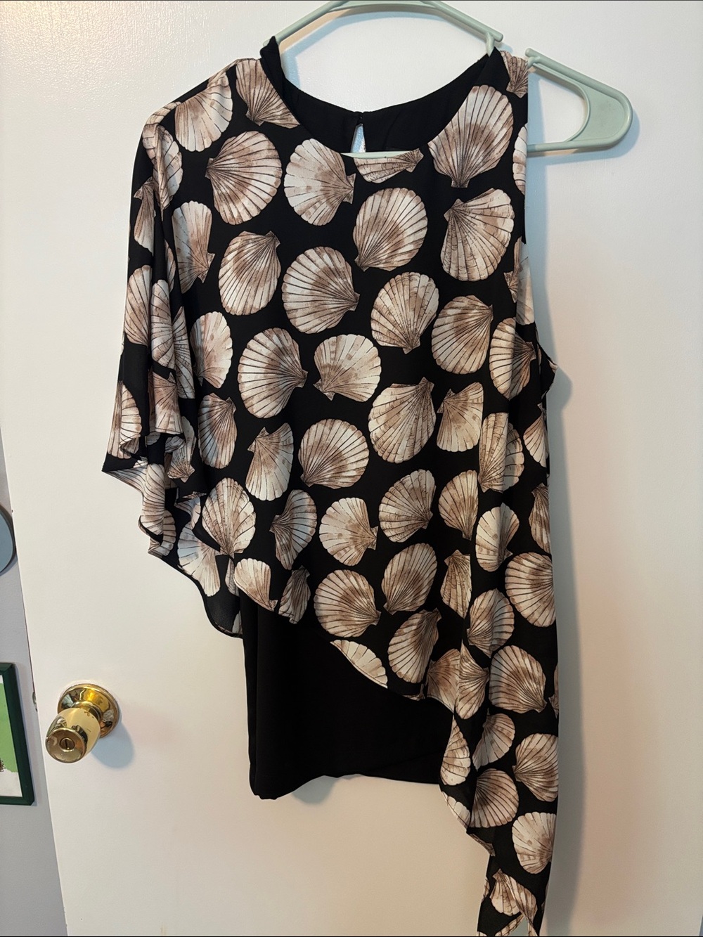 Quiet Luxury Coastal New England Dockside Classic Asymmetric Overlay Top Medium